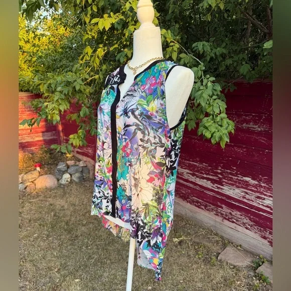 EUC- Nicole by Nicole Miller Floral High-Low Blouse - Size M - Picture 5 of 7